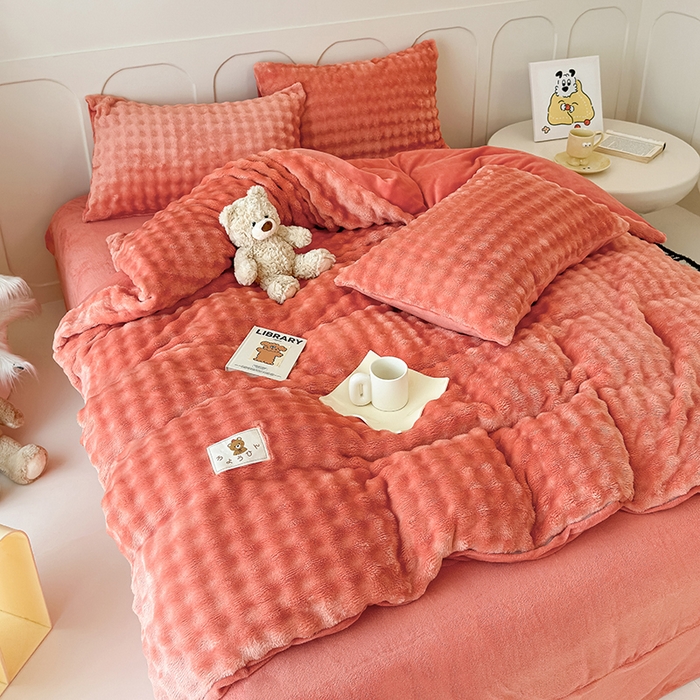 91家纺网 家纺一手货源 找家纺 宜派家纺 2025新款A类简约高克重泡泡兔毛绒四件套 泡泡-赤橙