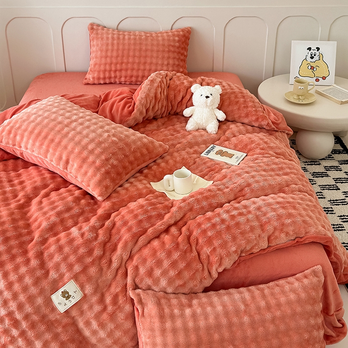 91家纺网 家纺一手货源 找家纺 宜派家纺 2025新款A类简约高克重泡泡兔毛绒四件套 泡泡-赤橙