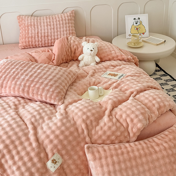 91家纺网 家纺一手货源 找家纺 宜派家纺 2025新款A类简约高克重泡泡兔毛绒四件套 泡泡-玉粉