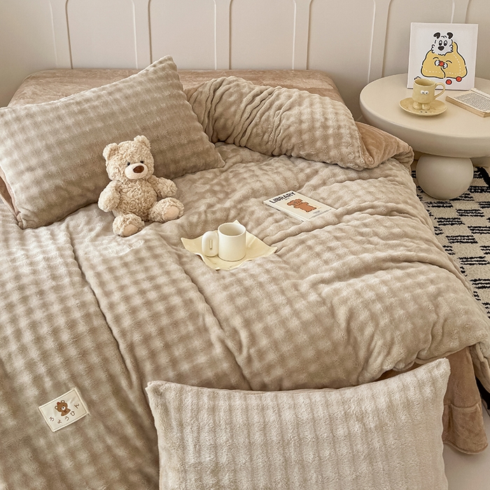 91家纺网 家纺一手货源 找家纺 宜派家纺 2025新款A类简约高克重泡泡兔毛绒四件套 泡泡-米驼