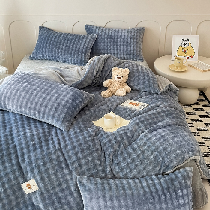 91家纺网 家纺一手货源 找家纺 宜派家纺 2025新款A类简约高克重泡泡兔毛绒四件套 泡泡-雾蓝