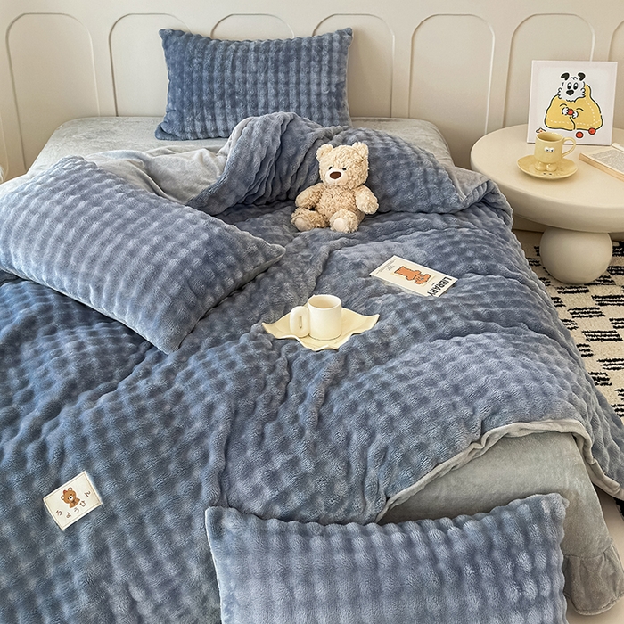 91家纺网 家纺一手货源 找家纺 宜派家纺 2025新款A类简约高克重泡泡兔毛绒四件套 泡泡-雾蓝