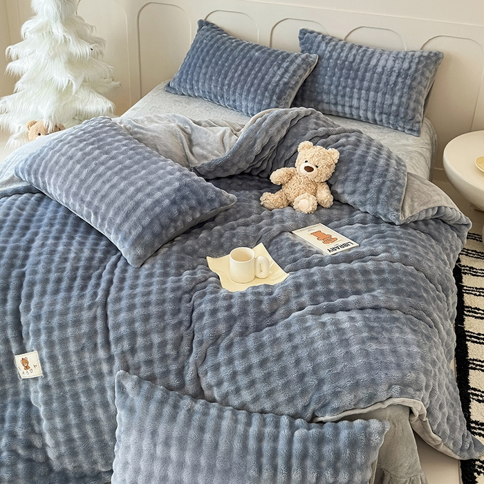 91家纺网 家纺一手货源 找家纺 宜派家纺 2025新款A类简约高克重泡泡兔毛绒四件套 泡泡-雾蓝