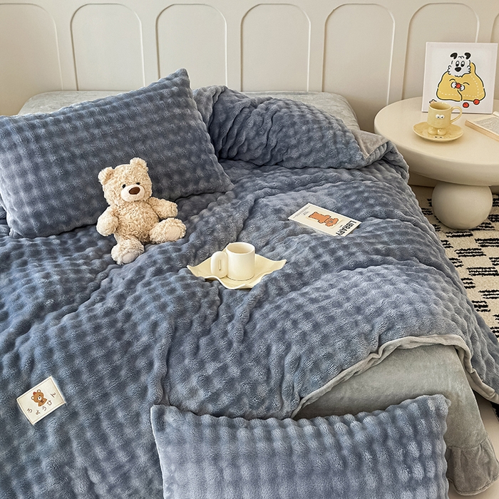 91家纺网 家纺一手货源 找家纺 宜派家纺 2025新款A类简约高克重泡泡兔毛绒四件套 泡泡-雾蓝