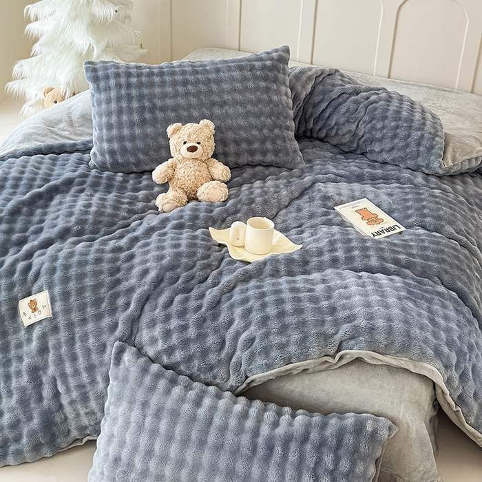 91家纺网 家纺一手货源 找家纺 宜派家纺 2025新款A类简约高克重泡泡兔毛绒四件套 泡泡-雾蓝