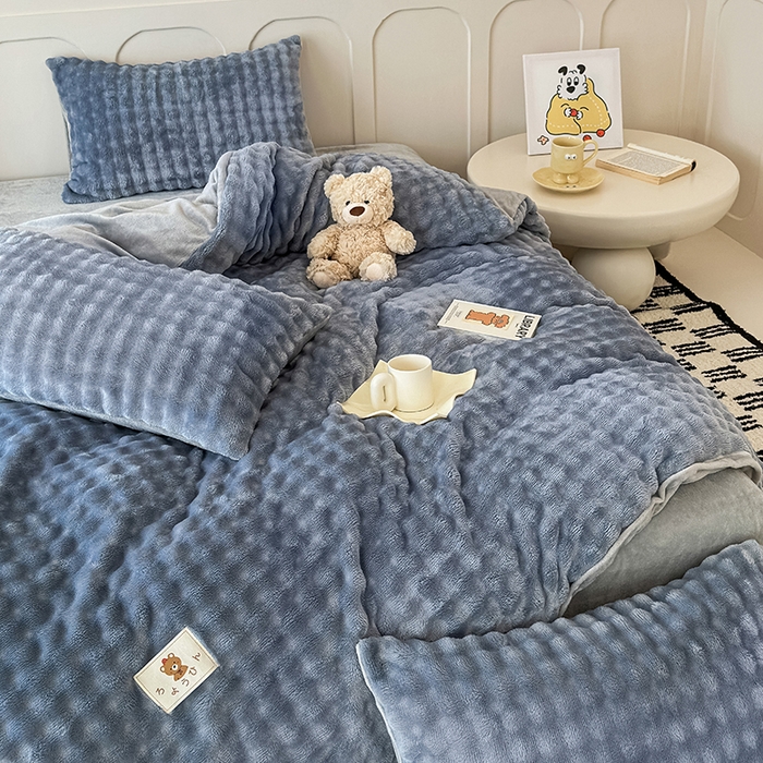 91家纺网 家纺一手货源 找家纺 宜派家纺 2025新款A类简约高克重泡泡兔毛绒四件套 泡泡-雾蓝