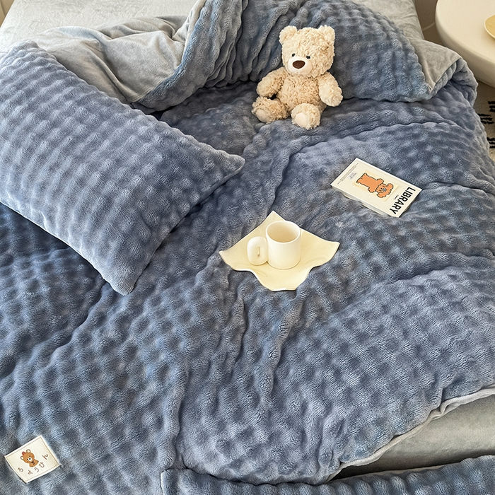 91家纺网 家纺一手货源 找家纺 宜派家纺 2025新款A类简约高克重泡泡兔毛绒四件套 泡泡-雾蓝