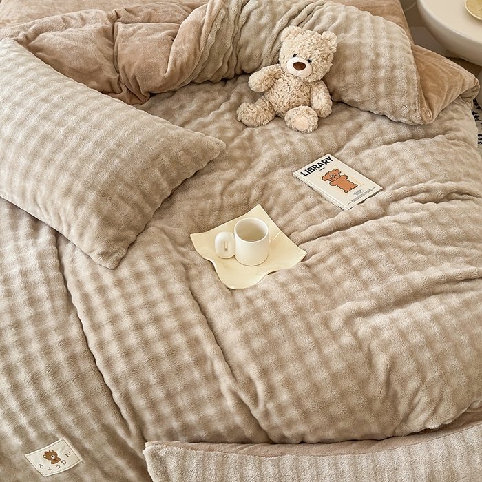 91家纺网 家纺一手货源 找家纺 宜派家纺 2025新款A类简约高克重泡泡兔毛绒四件套 泡泡-米驼