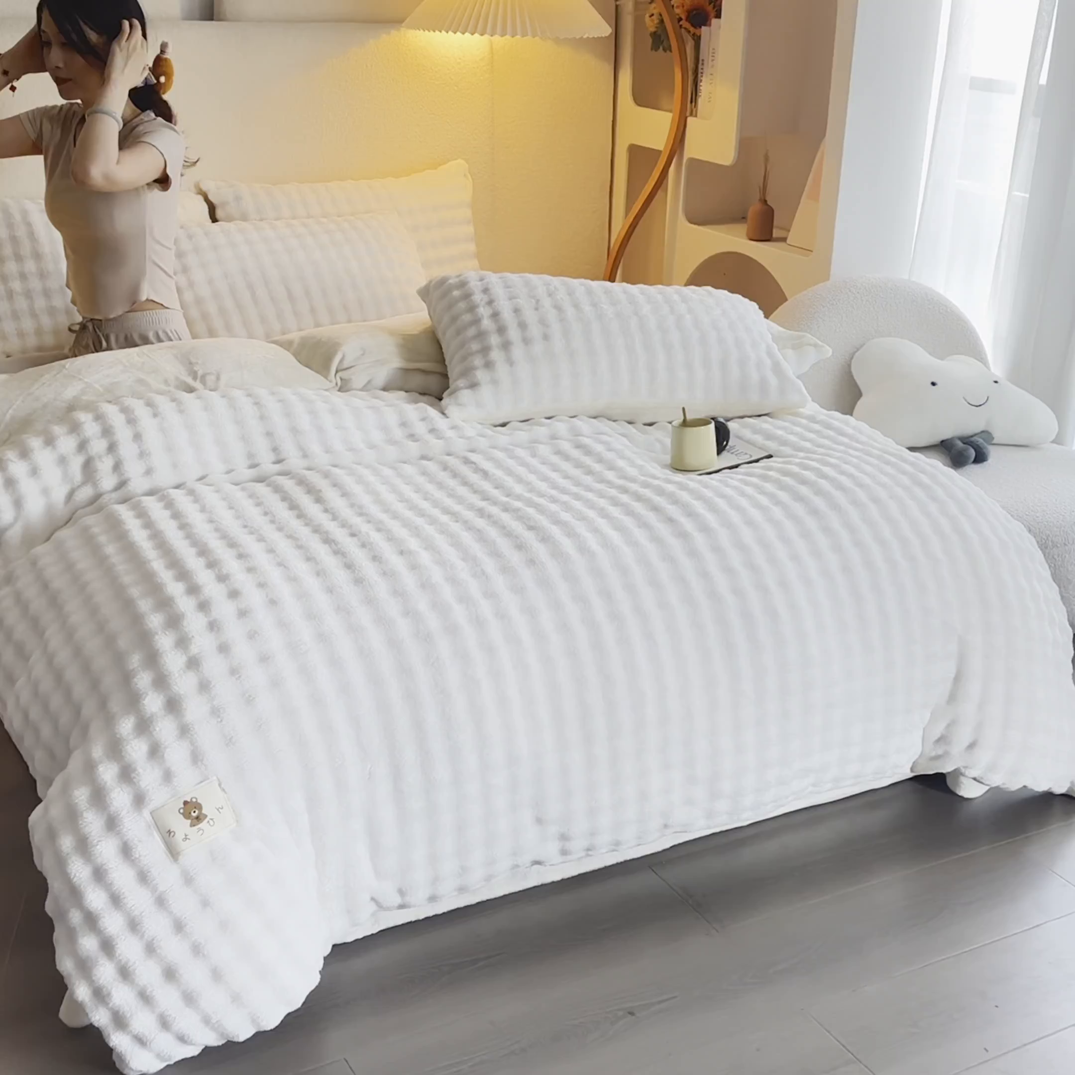 91家纺网 家纺一手货源 找家纺 （总）宜派家纺 2025新款A类简约高克重泡泡兔毛绒四件套