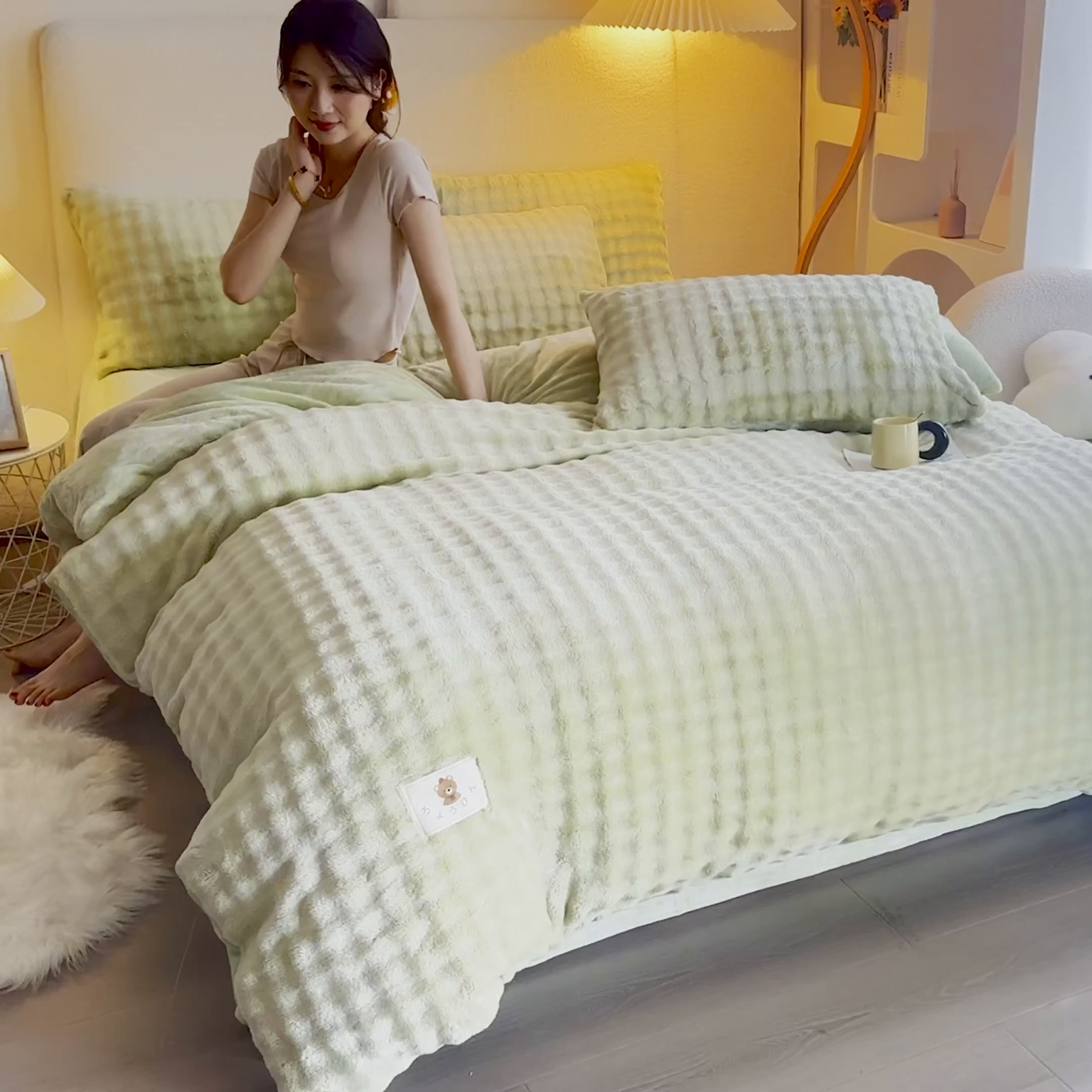 91家纺网 家纺一手货源 找家纺 宜派家纺 2025新款A类简约高克重泡泡兔毛绒四件套 泡泡-茶绿