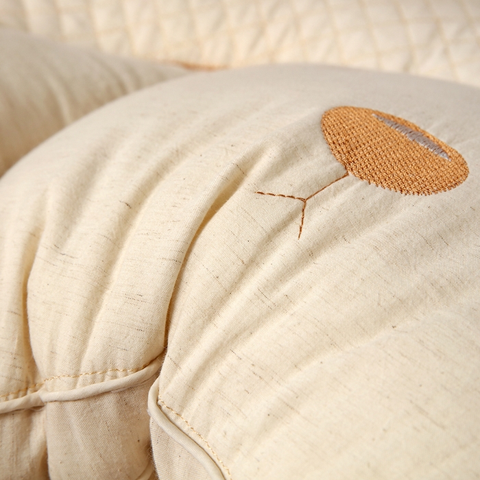 91家纺网 家纺一手货源 找家纺 仁宇枕业 2025新款新品全棉棉麻儿童分区护颈枕头枕芯麻吉熊儿童枕头 麻吉熊