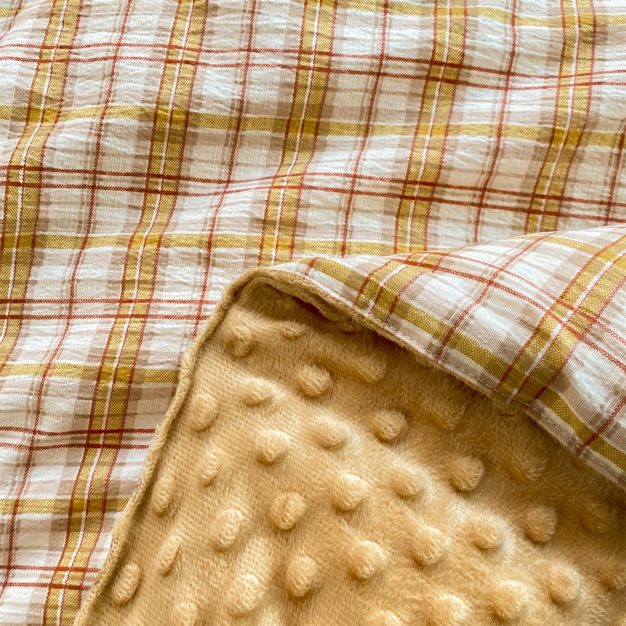 91家纺网 家纺一手货源 找家纺 宝士康家纺 2025新款豆豆绒木棉冬被/被芯/跨境/外贸 豆豆-粉黄格