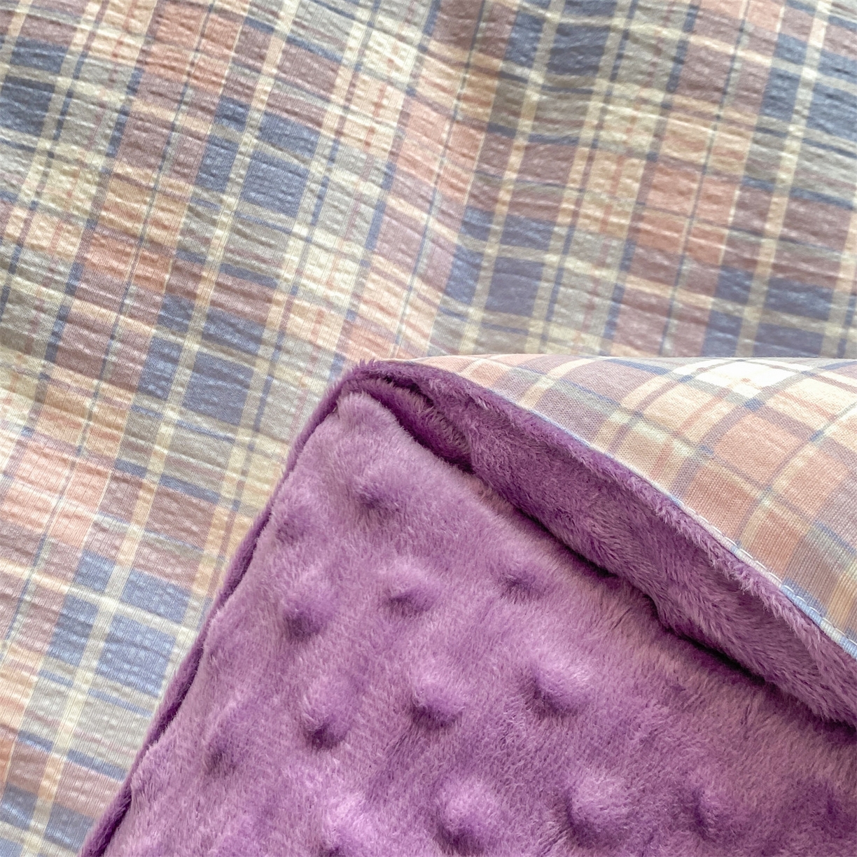 91家纺网 家纺一手货源 找家纺 宝士康家纺 2025新款豆豆绒木棉冬被/被芯/跨境/外贸 豆豆-紫粉格