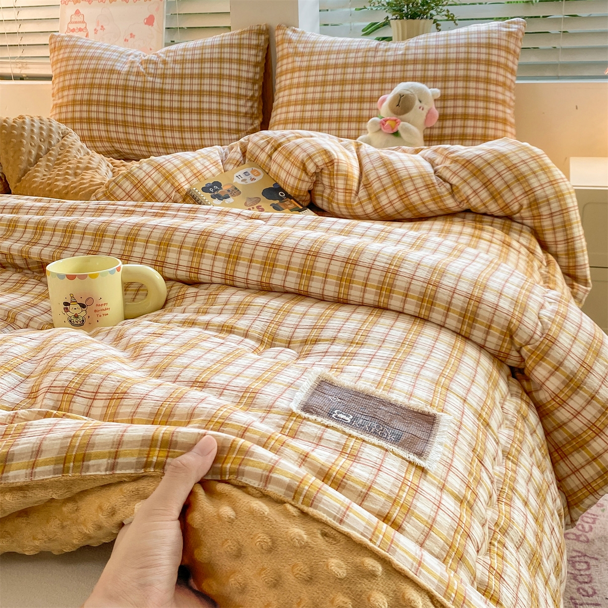 91家纺网 家纺一手货源 找家纺 宝士康家纺 2025新款豆豆绒木棉冬被/被芯/跨境/外贸 豆豆-粉黄格