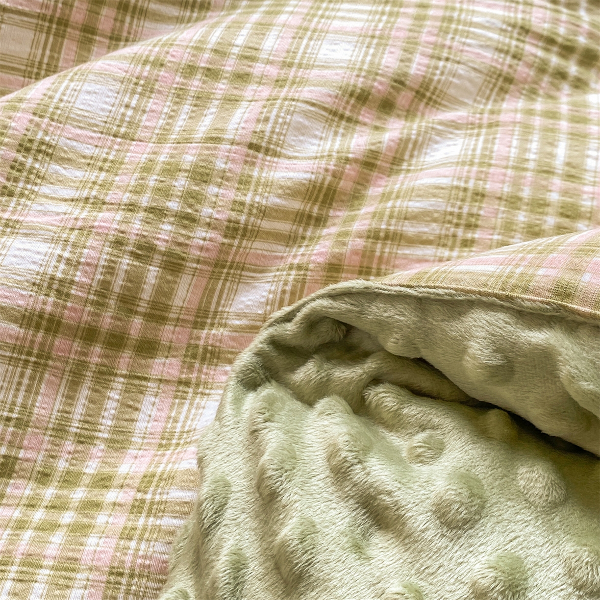 91家纺网 家纺一手货源 找家纺 宝士康家纺 2025新款豆豆绒木棉冬被/被芯/跨境/外贸 豆豆-绿粉格