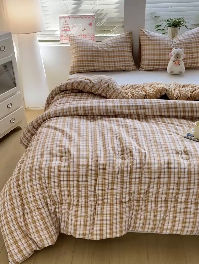 91家纺网 家纺一手货源 找家纺 宝士康家纺 2025新款豆豆绒木棉冬被/被芯/跨境/外贸 豆豆-粉黄格