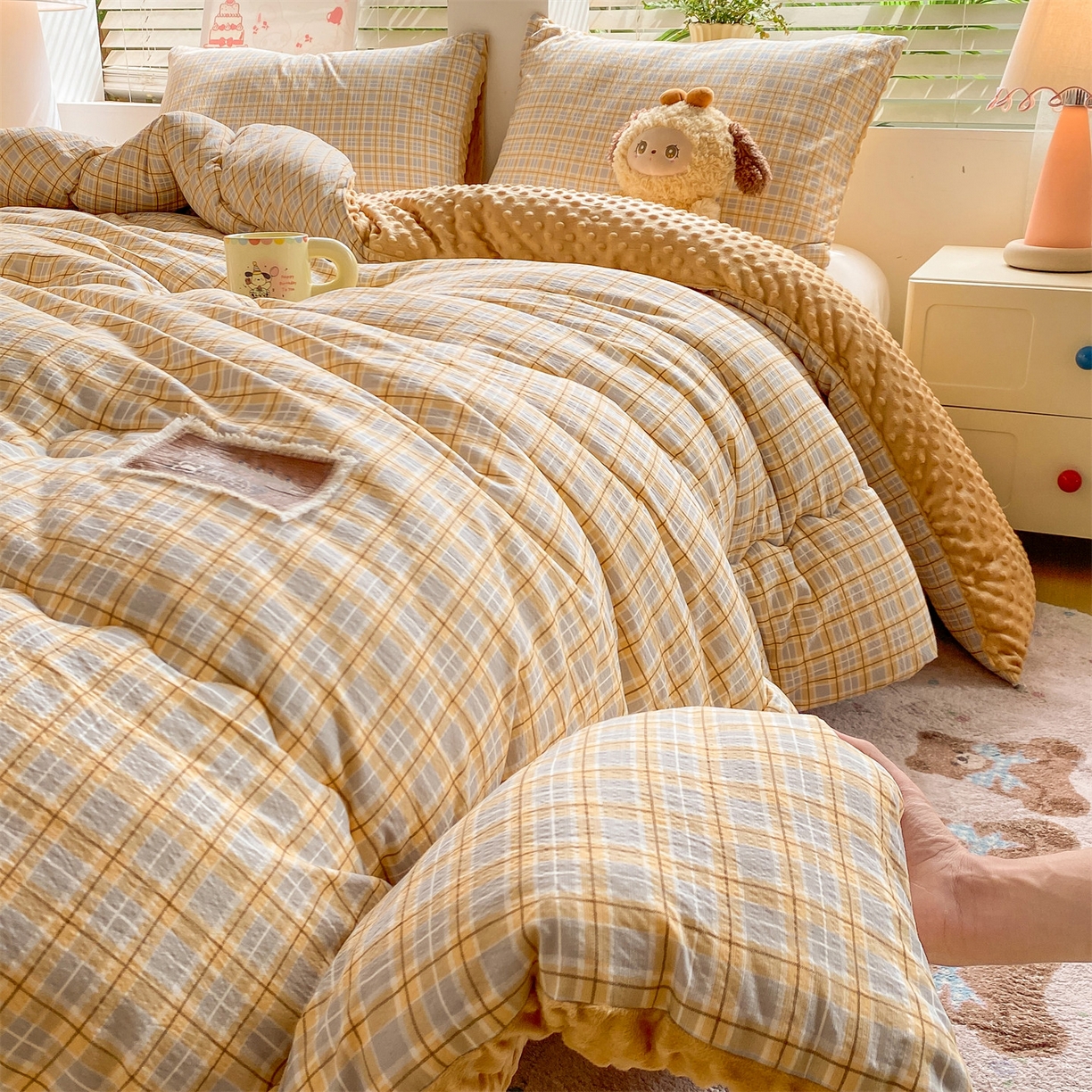 91家纺网 家纺一手货源 找家纺 宝士康家纺 2025新款豆豆绒木棉冬被/被芯/跨境/外贸 豆豆-灰黄格