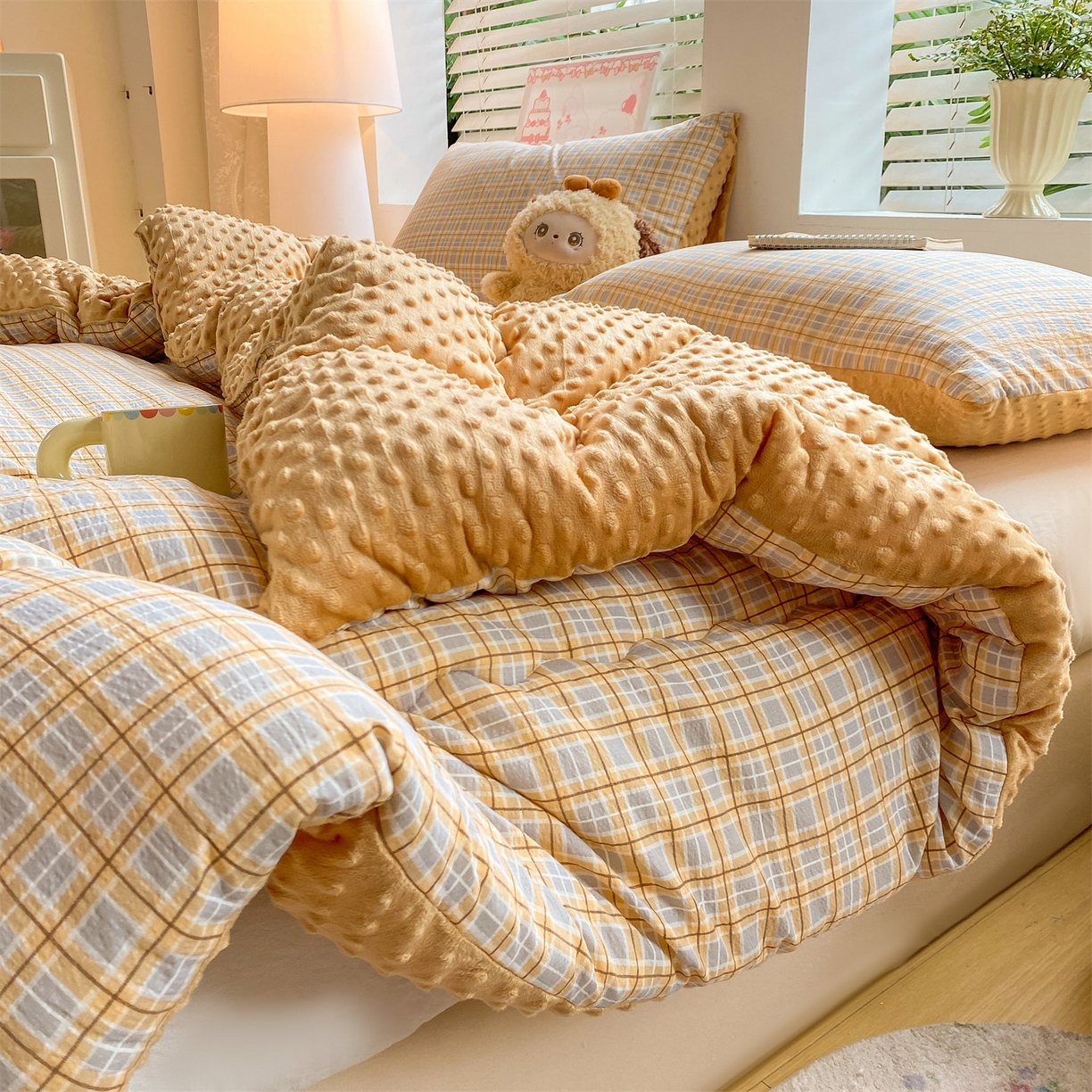 91家纺网 家纺一手货源 找家纺 宝士康家纺 2025新款豆豆绒木棉冬被/被芯/跨境/外贸 豆豆-灰黄格