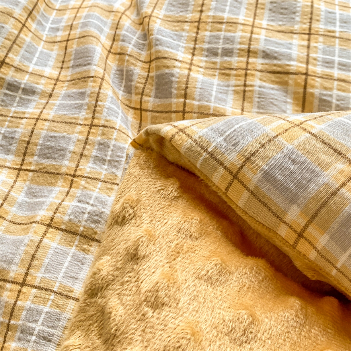 91家纺网 家纺一手货源 找家纺 宝士康家纺 2025新款豆豆绒木棉冬被/被芯/跨境/外贸 豆豆-灰黄格