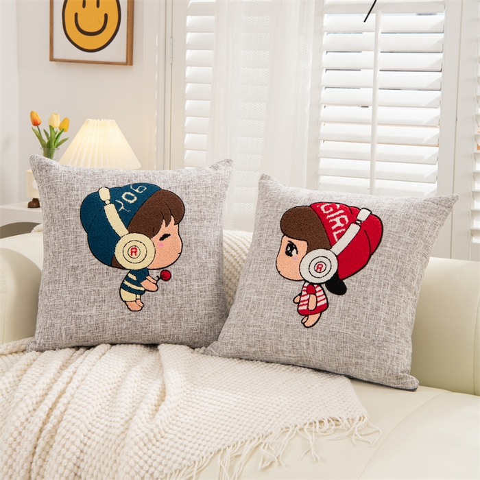 91家纺网 家纺一手货源 找家纺 仁宇枕业 2025新款新品情侣抱枕靠枕靠垫腰枕头枕腰靠枕头枕芯 亚麻耳机男孩抱枕系列-帽子男孩红色