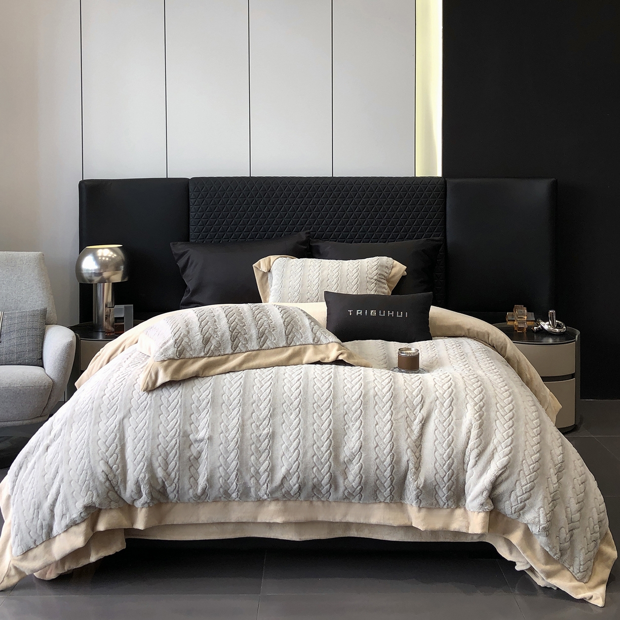 太古汇家居 2025新款300克兔毛四件套-丝芙特系列 丝芙特-灰色 （会员230/250，毛毡带包装，淘宝上图价格-券后不低于338）