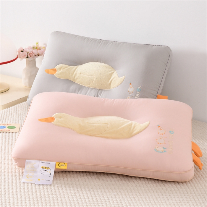 91家纺网 家纺一手货源 找家纺 仁宇枕业 2025新款新品可爱儿童成人定型护颈中低枕头枕芯呆呆鸭枕头 组合图