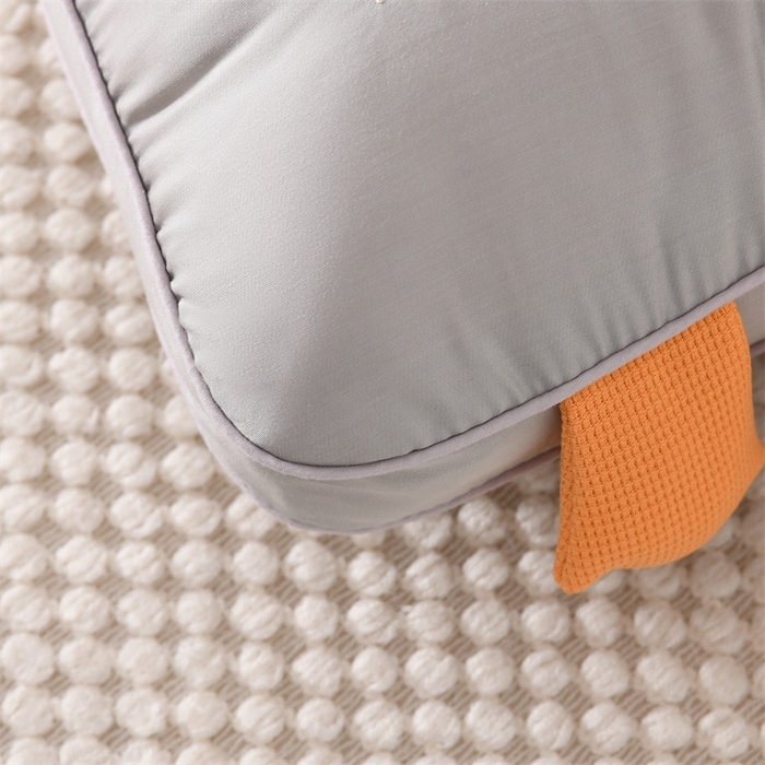 91家纺网 家纺一手货源 找家纺 仁宇枕业 2025新款新品可爱儿童成人定型护颈中低枕头枕芯呆呆鸭枕头 呆呆鸭-灰色