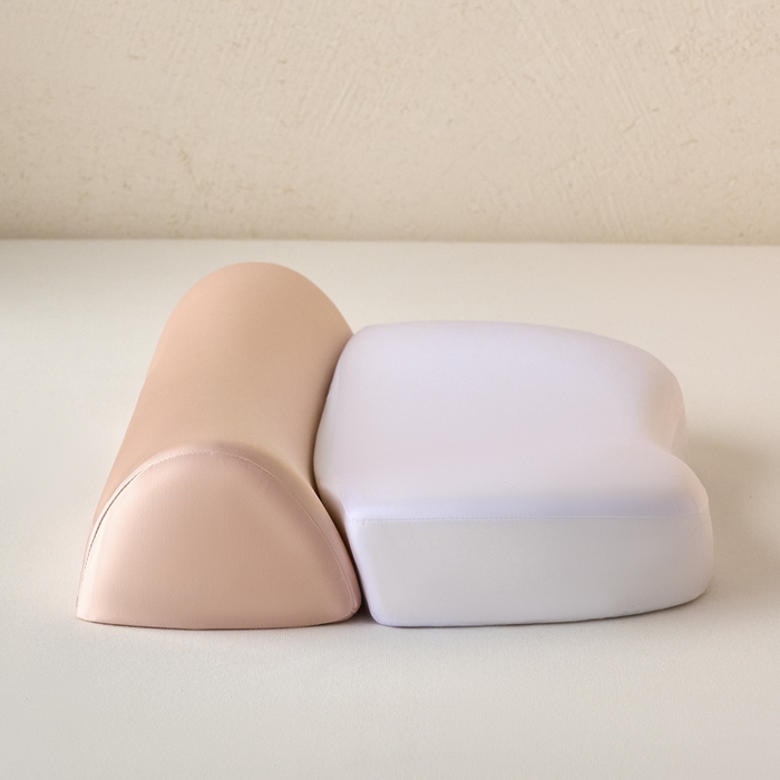 91家纺网 家纺一手货源 找家纺 明星枕业 2025新款零压深睡慢回弹记忆棉颈椎枕护颈椎助睡眠颈椎病专用牵引反弓枕枕头枕芯 分段牵引枕-粉