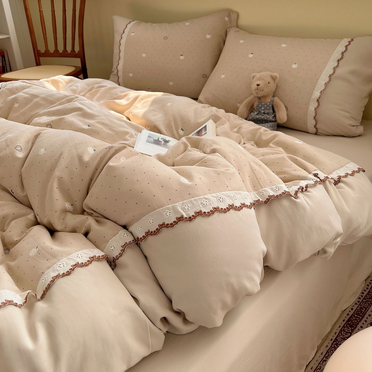 91家纺网 家纺一手货源 找家纺 （总）优选 2025秋冬新品韩国小清新有氧提花人字纹双层纱全棉蕾丝花边加厚四件套（提供买家秀）