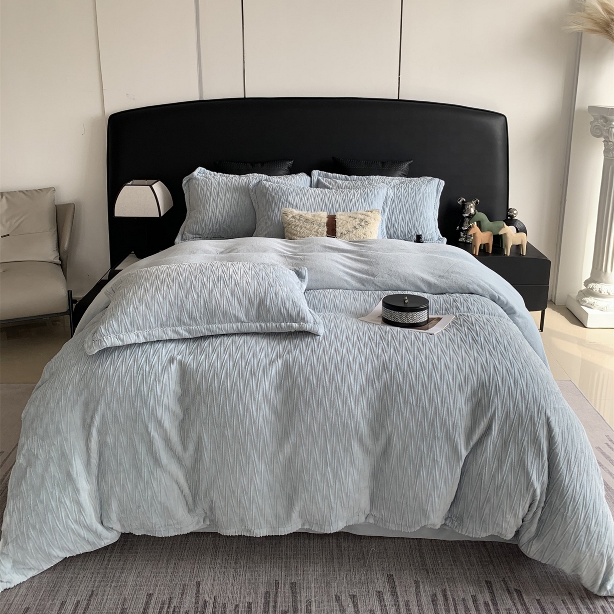 91家纺网 家纺一手货源 找家纺 （总）奈萝家纺 2025新款雕花绒高克重牛奶绒四件套-流年系列