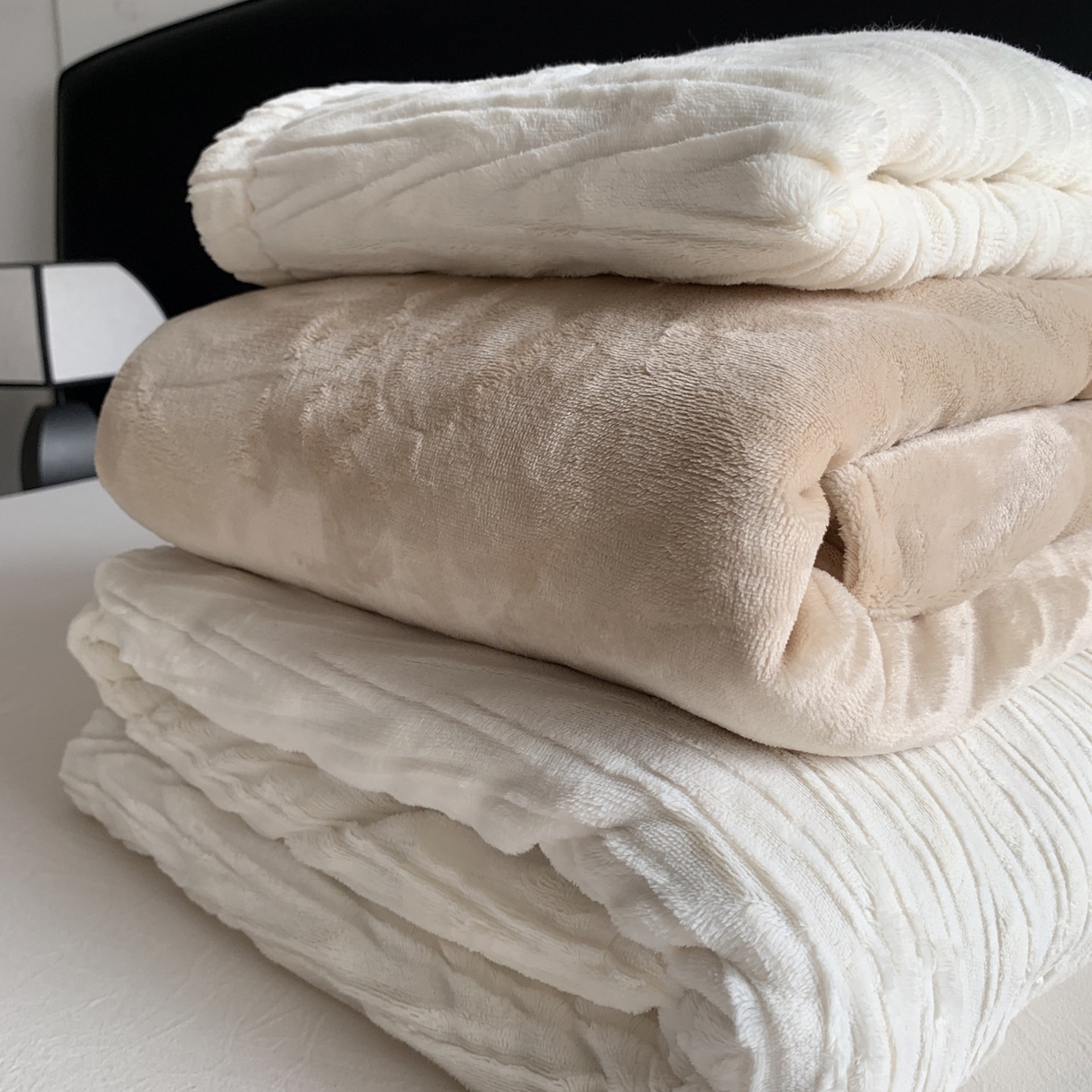 91家纺网 家纺一手货源 找家纺 奈萝家纺 2025新款雕花绒高克重牛奶绒四件套-流年系列 流年暖阳