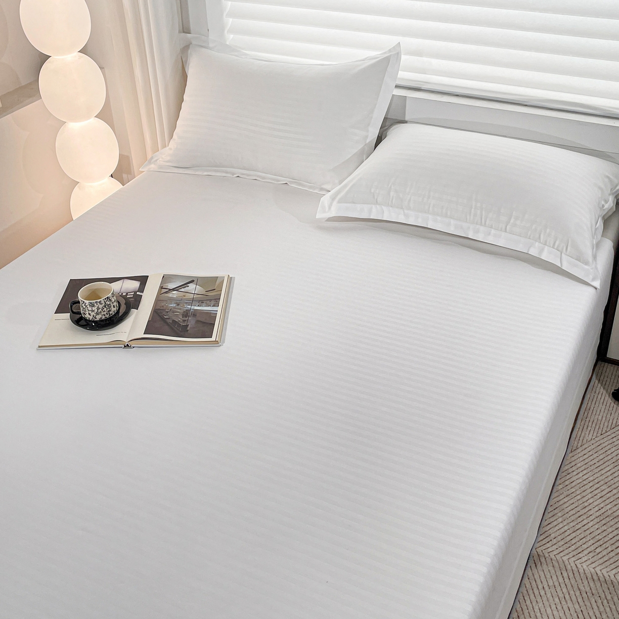 91家纺网 家纺一手货源 找家纺 恬澳家纺 2025新款简约磨毛压花床笠外贸跨境电商亚马逊速卖通单床笠三件套欧美尺寸多多跨境平台-场景二 条纹-白