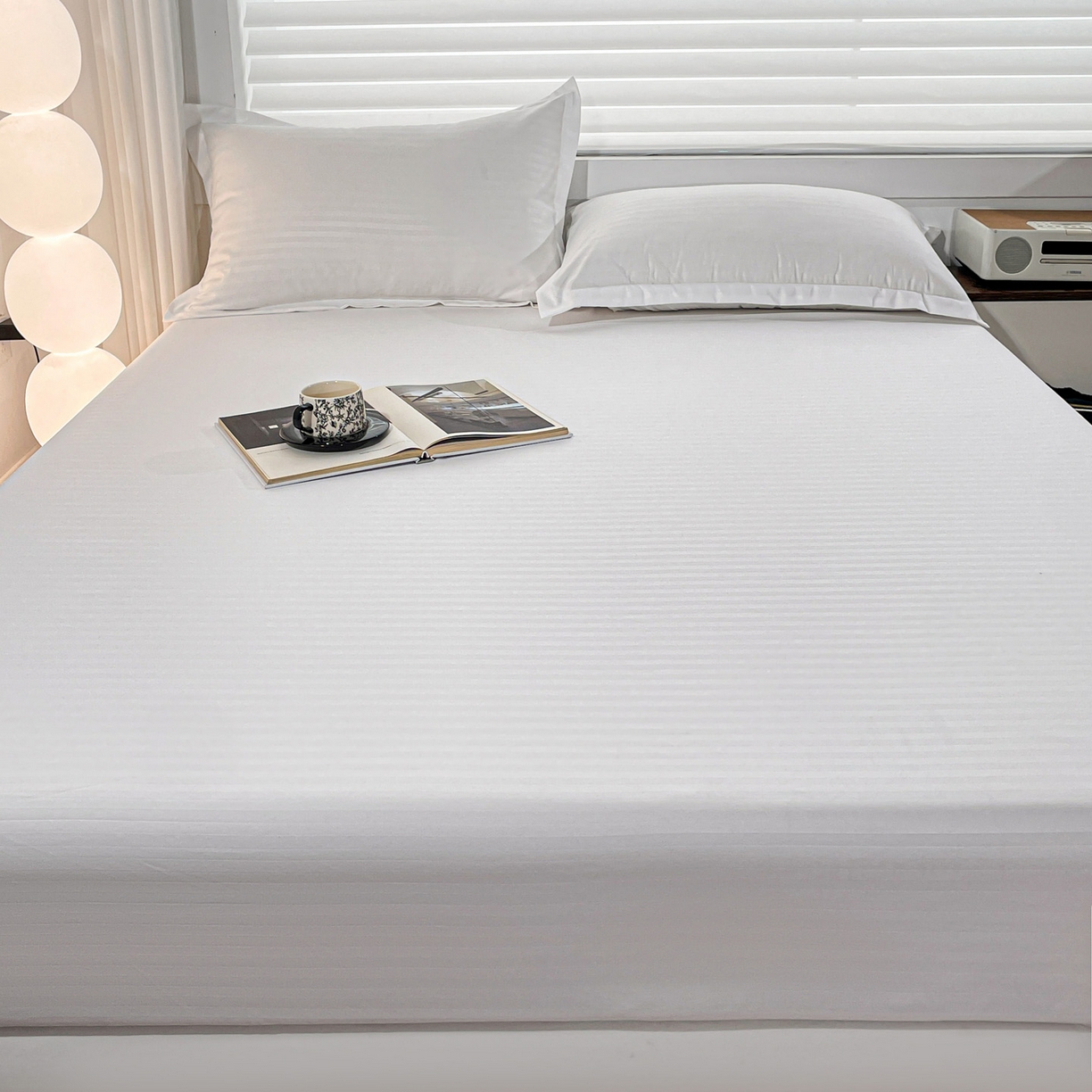 91家纺网 家纺一手货源 找家纺 恬澳家纺 2025新款简约磨毛压花床笠外贸跨境电商亚马逊速卖通单床笠三件套欧美尺寸多多跨境平台-场景二 条纹-白