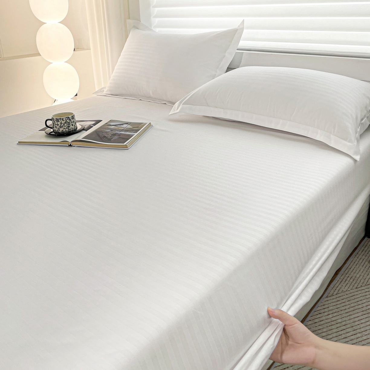 91家纺网 家纺一手货源 找家纺 恬澳家纺 2025新款简约磨毛压花床笠外贸跨境电商亚马逊速卖通单床笠三件套欧美尺寸多多跨境平台-场景二 条纹-白