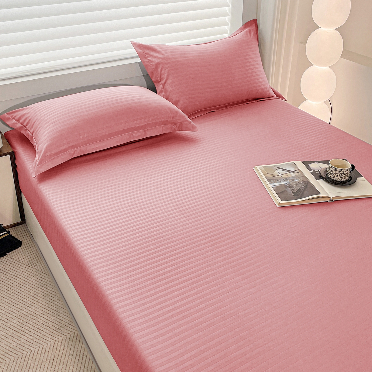 91家纺网 家纺一手货源 找家纺 恬澳家纺 2025新款简约磨毛压花床笠外贸跨境电商亚马逊速卖通单床笠三件套欧美尺寸多多跨境平台-场景二 条纹-粉