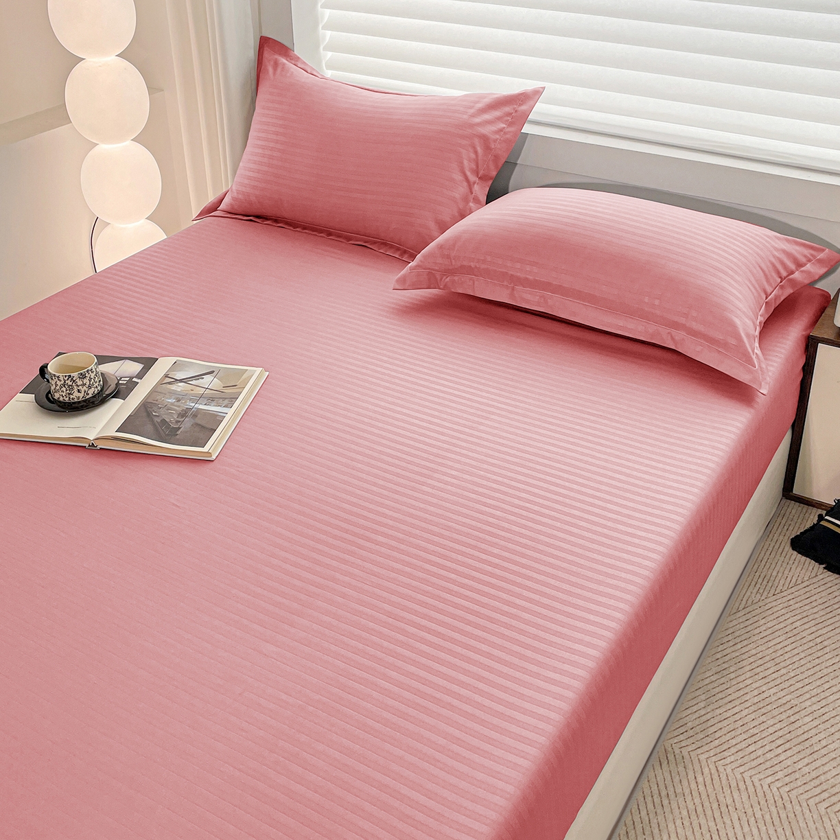 91家纺网 家纺一手货源 找家纺 恬澳家纺 2025新款简约磨毛压花床笠外贸跨境电商亚马逊速卖通单床笠三件套欧美尺寸多多跨境平台-场景二 条纹-粉