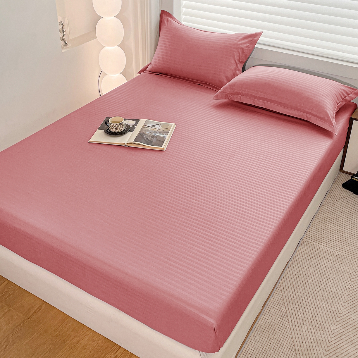 91家纺网 家纺一手货源 找家纺 恬澳家纺 2025新款简约磨毛压花床笠外贸跨境电商亚马逊速卖通单床笠三件套欧美尺寸多多跨境平台-场景二 条纹-粉