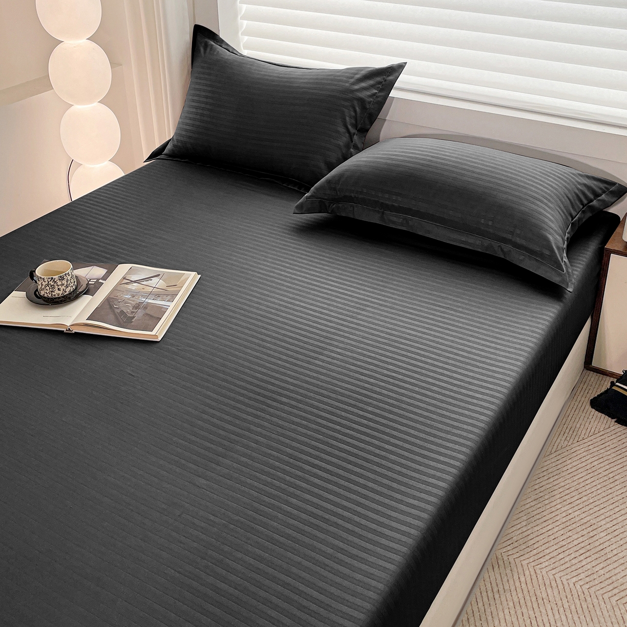 91家纺网 家纺一手货源 找家纺 恬澳家纺 2025新款简约磨毛压花床笠外贸跨境电商亚马逊速卖通单床笠三件套欧美尺寸多多跨境平台-场景二 条纹-黑