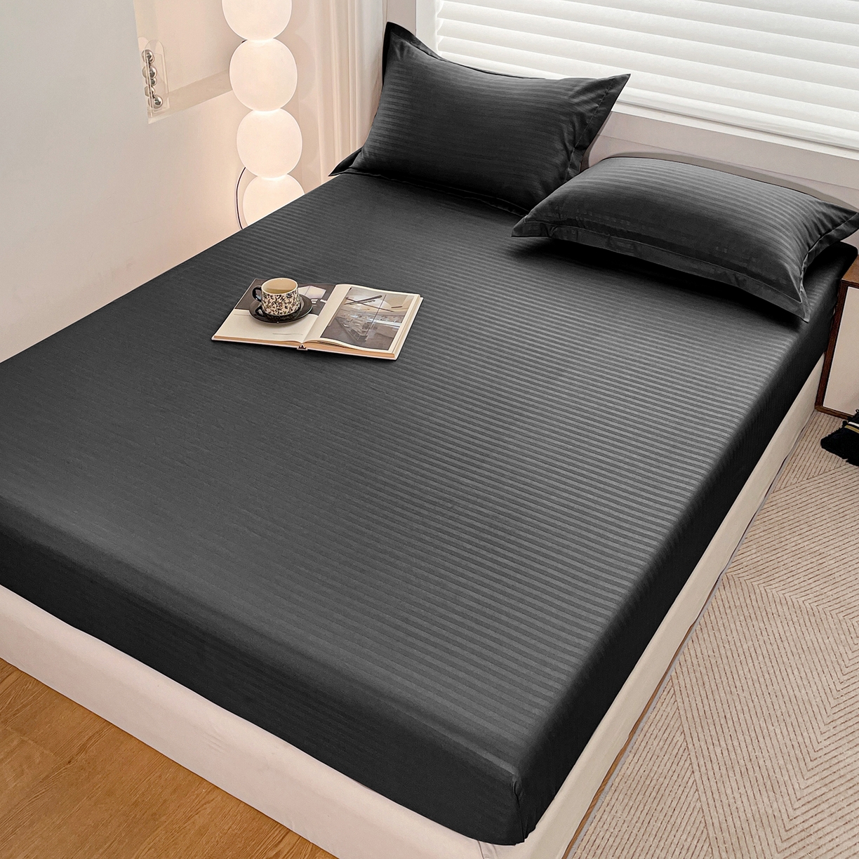 91家纺网 家纺一手货源 找家纺 恬澳家纺 2025新款简约磨毛压花床笠外贸跨境电商亚马逊速卖通单床笠三件套欧美尺寸多多跨境平台-场景二 条纹-黑