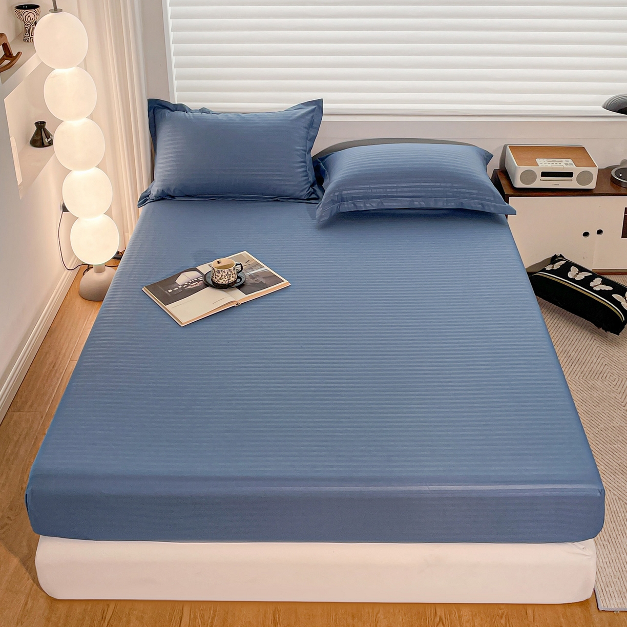 91家纺网 家纺一手货源 找家纺 恬澳家纺 2025新款简约磨毛压花床笠外贸跨境电商亚马逊速卖通单床笠三件套欧美尺寸多多跨境平台-场景二 条纹-蓝