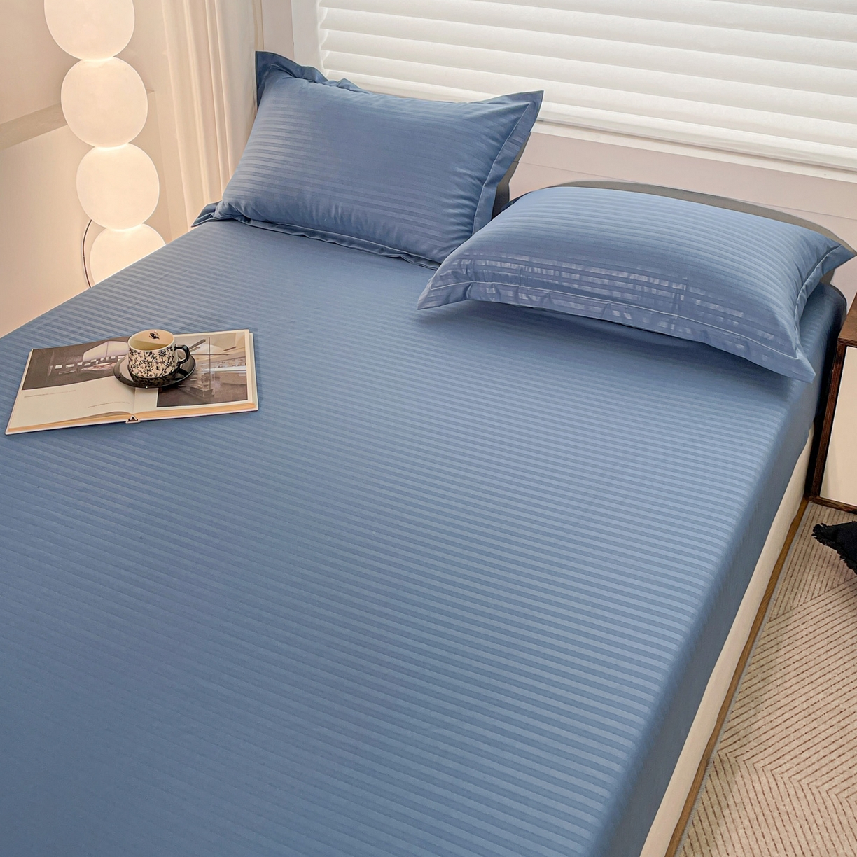 91家纺网 家纺一手货源 找家纺 恬澳家纺 2025新款简约磨毛压花床笠外贸跨境电商亚马逊速卖通单床笠三件套欧美尺寸多多跨境平台-场景二 条纹-蓝