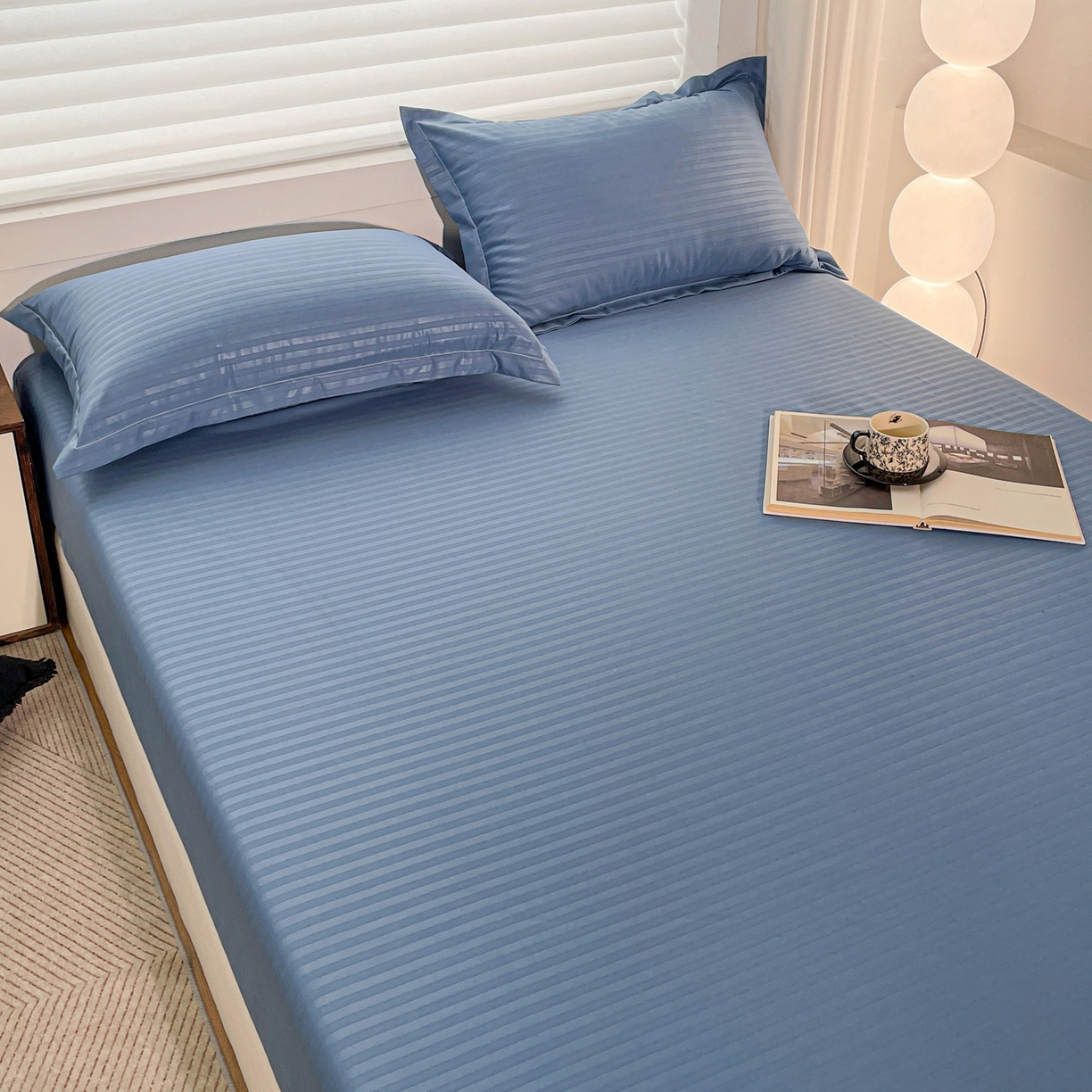 91家纺网 家纺一手货源 找家纺 恬澳家纺 2025新款简约磨毛压花床笠外贸跨境电商亚马逊速卖通单床笠三件套欧美尺寸多多跨境平台-场景二 条纹-蓝