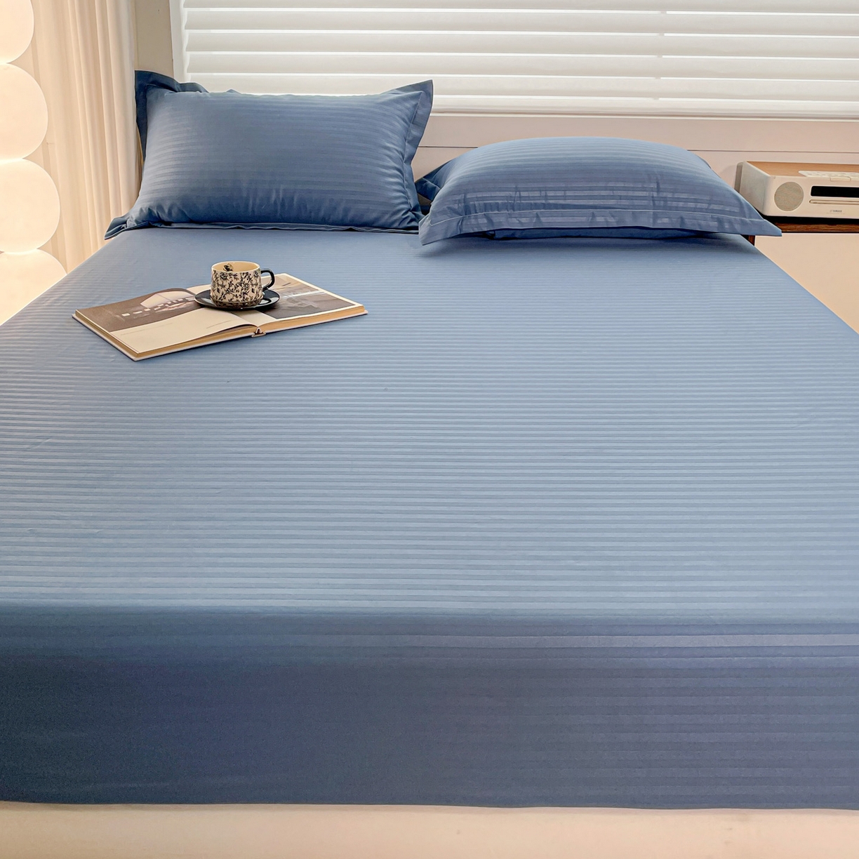 91家纺网 家纺一手货源 找家纺 恬澳家纺 2025新款简约磨毛压花床笠外贸跨境电商亚马逊速卖通单床笠三件套欧美尺寸多多跨境平台-场景二 条纹-蓝