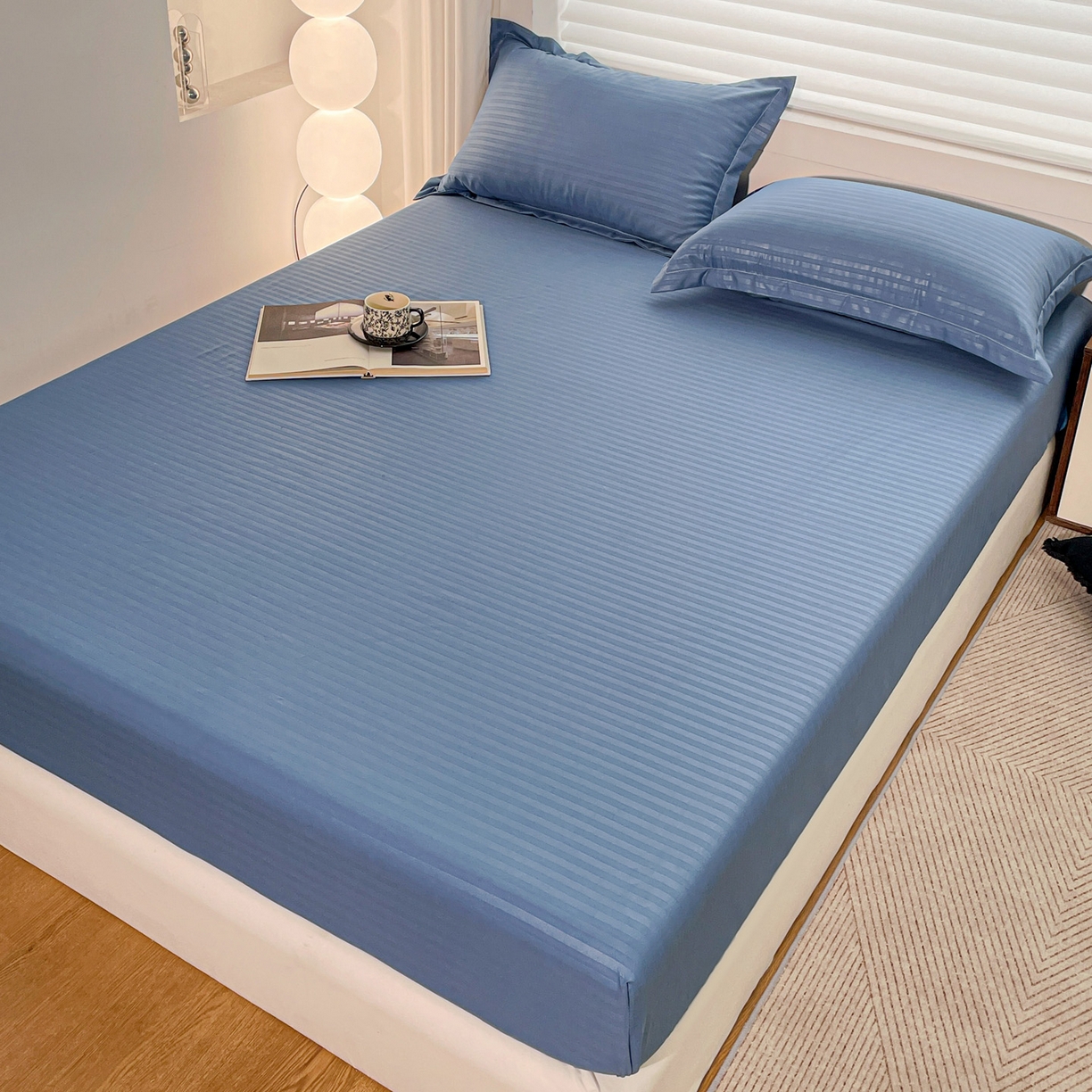 91家纺网 家纺一手货源 找家纺 恬澳家纺 2025新款简约磨毛压花床笠外贸跨境电商亚马逊速卖通单床笠三件套欧美尺寸多多跨境平台-场景二 条纹-蓝