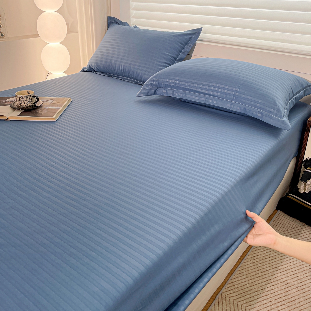 91家纺网 家纺一手货源 找家纺 恬澳家纺 2025新款简约磨毛压花床笠外贸跨境电商亚马逊速卖通单床笠三件套欧美尺寸多多跨境平台-场景二 条纹-蓝