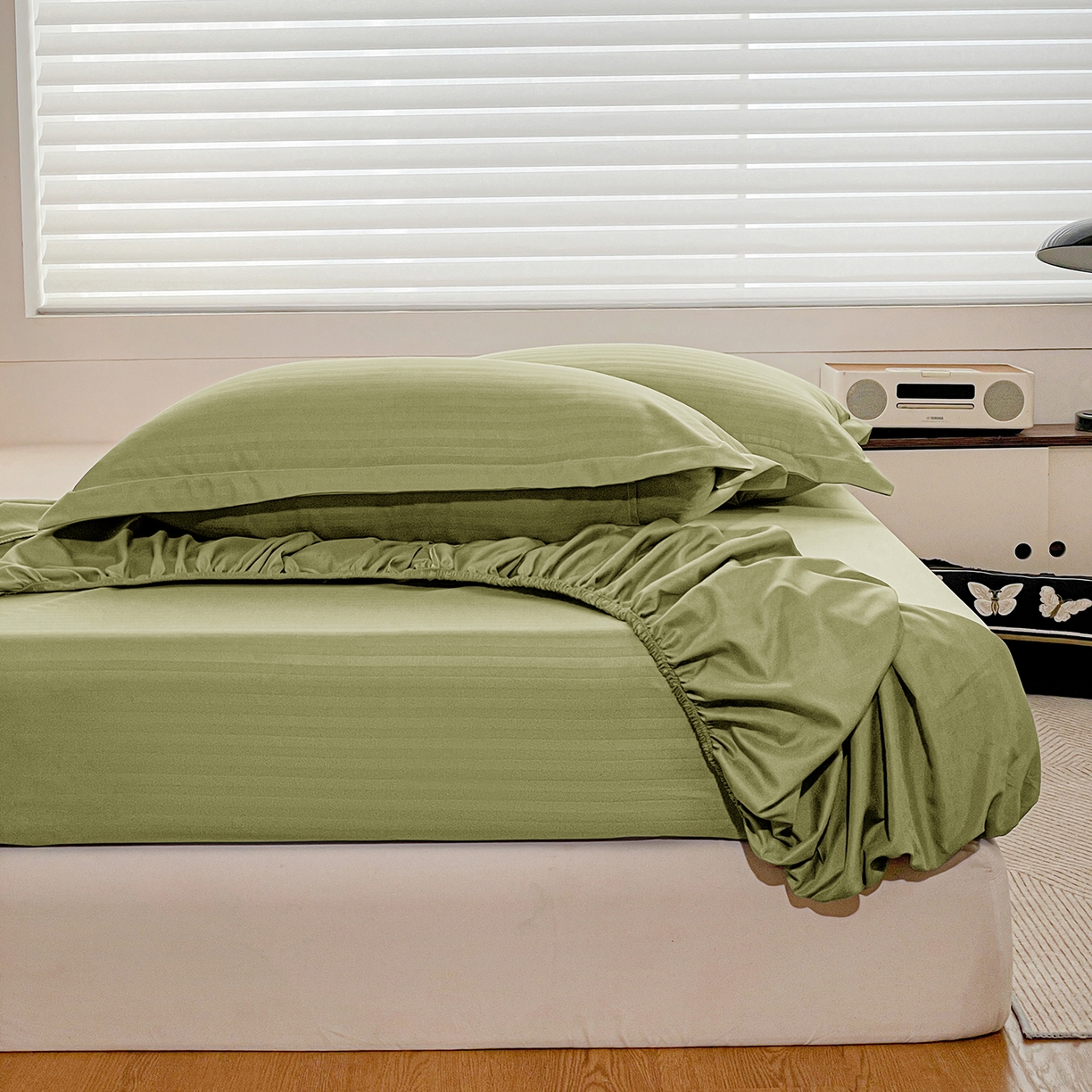 91家纺网 家纺一手货源 找家纺 恬澳家纺 2025新款简约磨毛压花床笠外贸跨境电商亚马逊速卖通单床笠三件套欧美尺寸多多跨境平台-场景二 条纹-绿