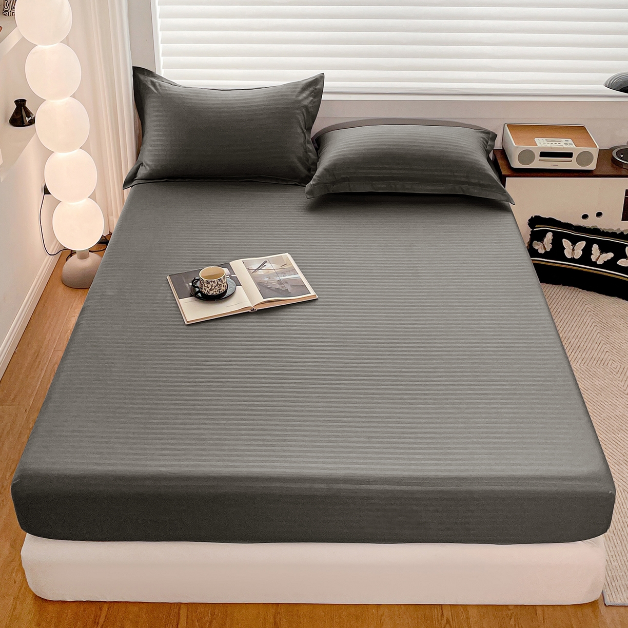 91家纺网 家纺一手货源 找家纺 恬澳家纺 2025新款简约磨毛压花床笠外贸跨境电商亚马逊速卖通单床笠三件套欧美尺寸多多跨境平台-场景二 条纹-深灰