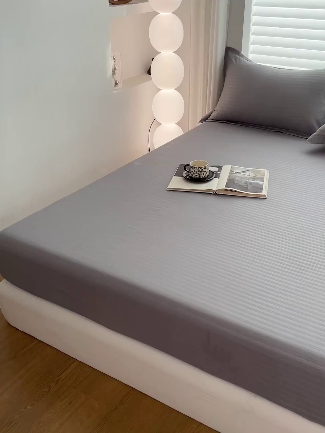 91家纺网 家纺一手货源 找家纺 恬澳家纺 2025新款简约磨毛压花床笠外贸跨境电商亚马逊速卖通单床笠三件套欧美尺寸多多跨境平台-场景二 条纹-深灰