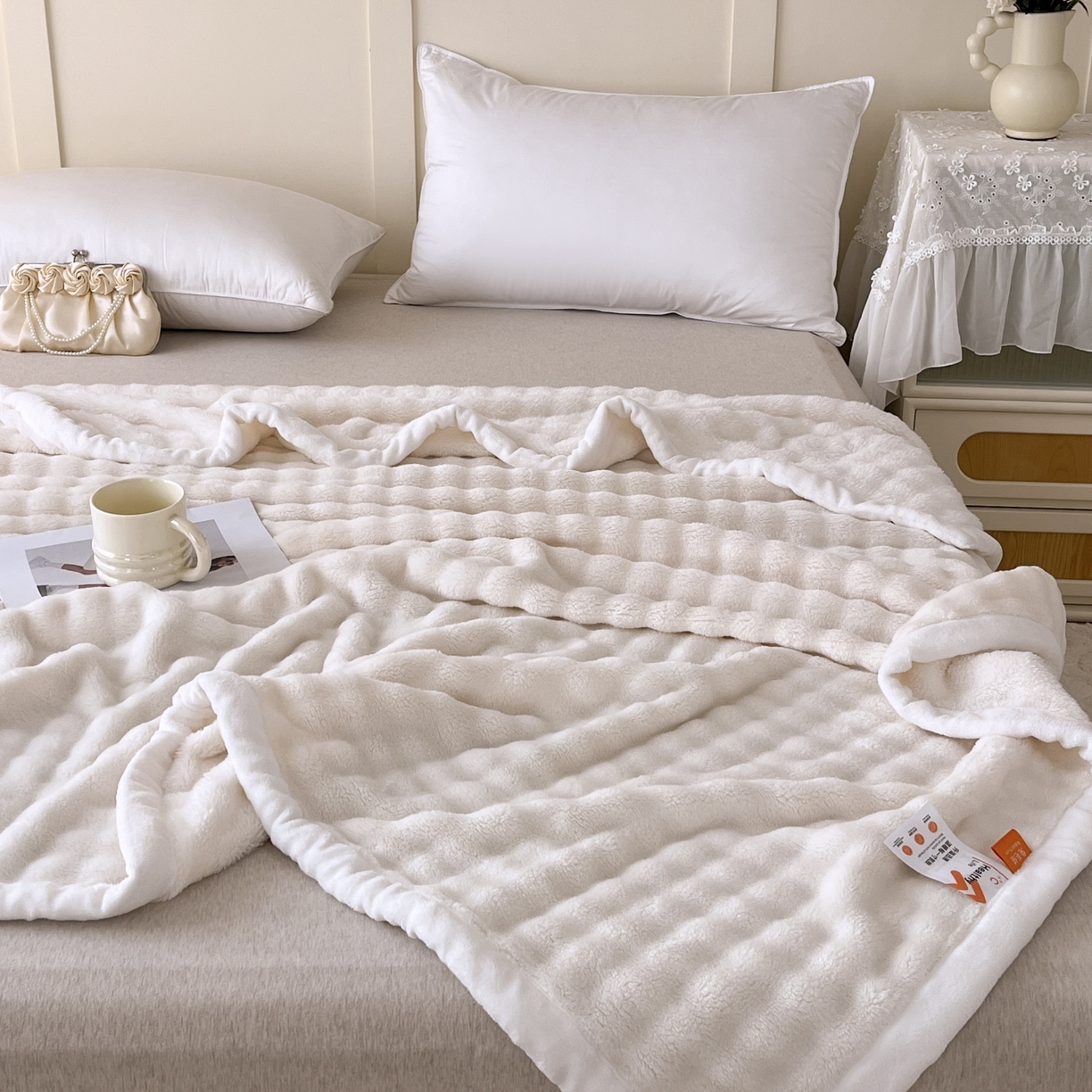 91家纺网 家纺一手货源 找家纺 默忆 2025新款A类保暖加厚仿兔毛毯毯子 米白