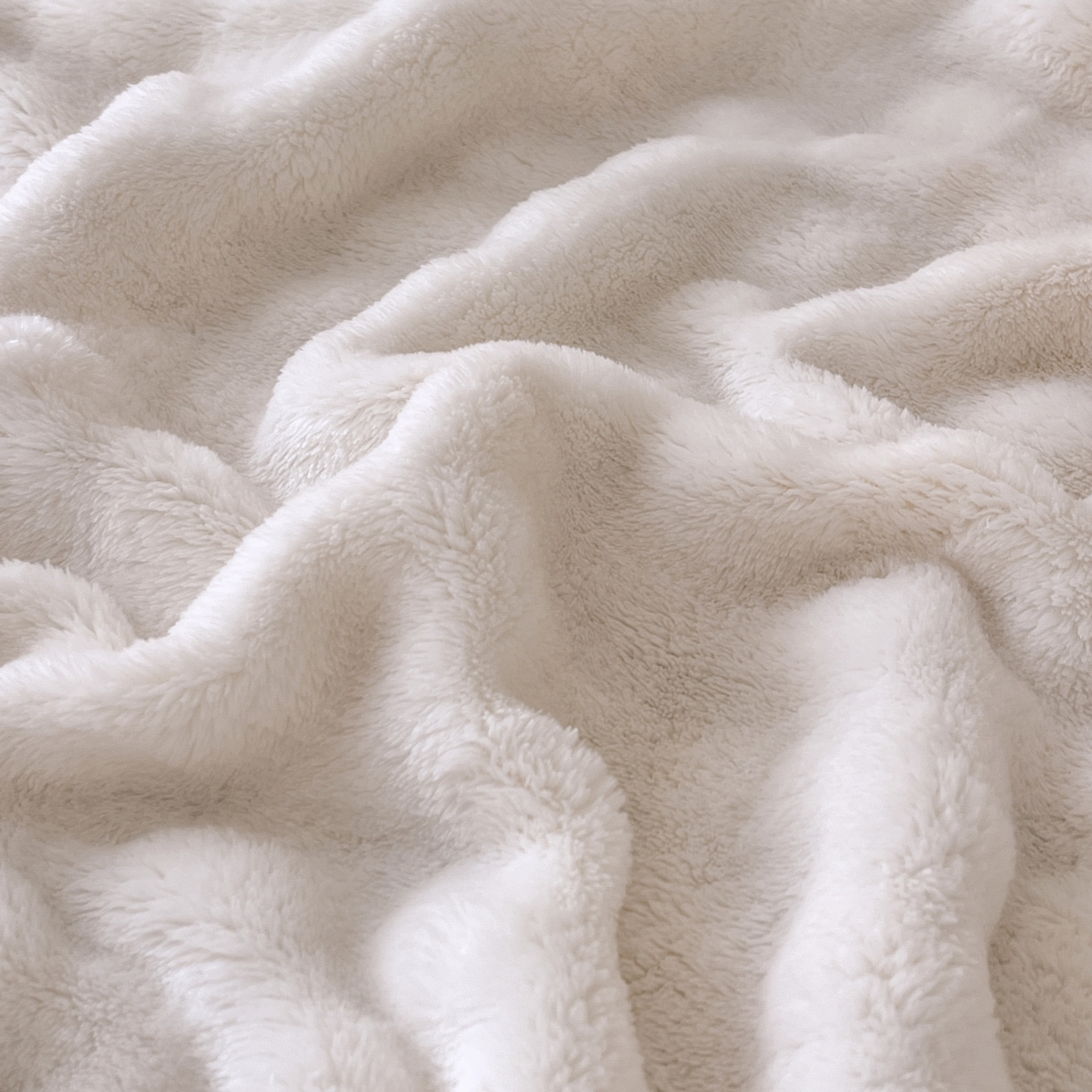 91家纺网 家纺一手货源 找家纺 默忆 2025新款A类保暖加厚仿兔毛毯毯子 米白